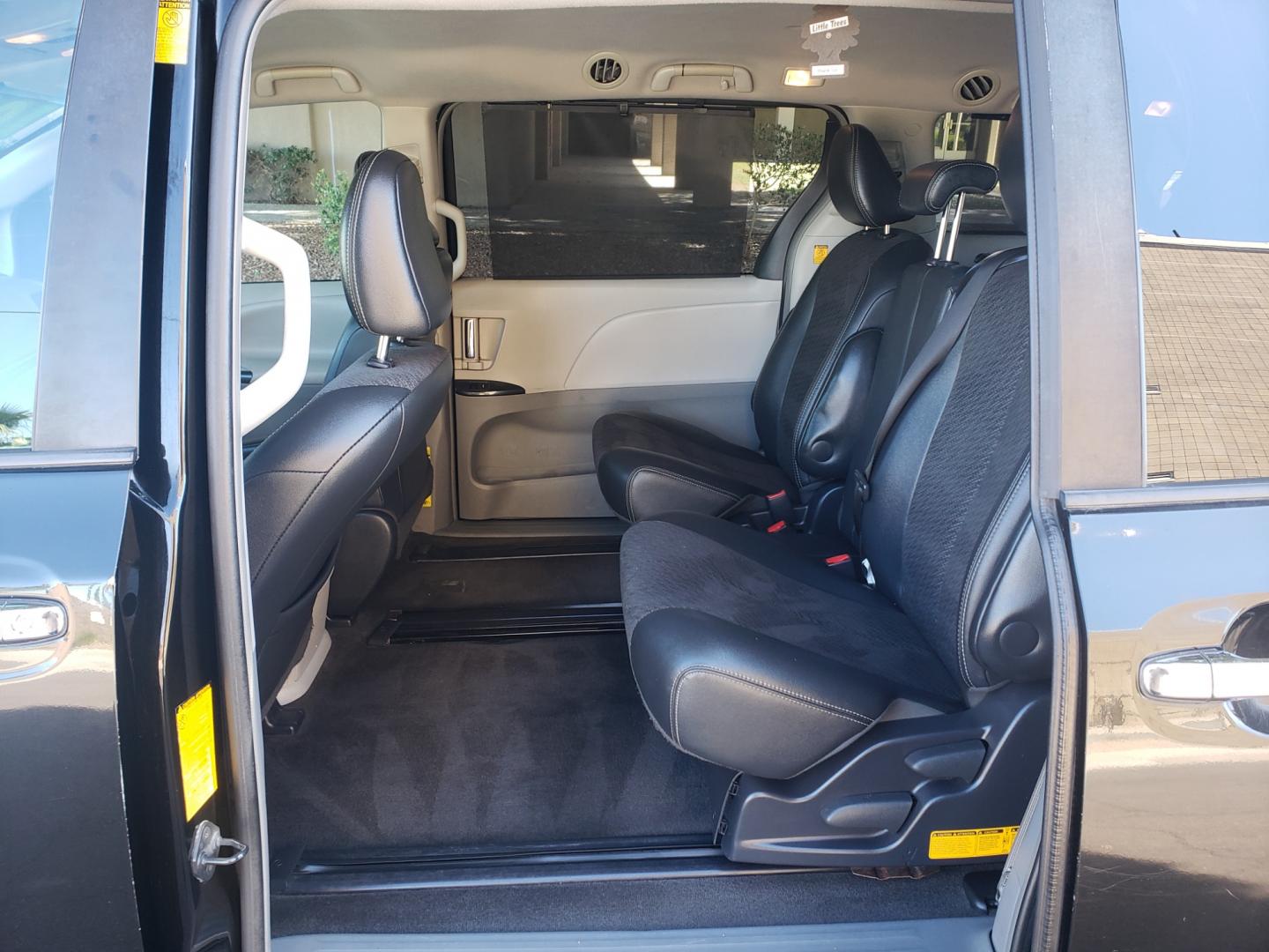 2013 /gray and black Toyota Sienna SE (5TDXK3DC9DS) with an 3.5L V6 DOHC 24V engine, 5-Speed Automatic transmission, located at 323 E Dunlap Ave., Phoenix, AZ, 85020, (602) 331-9000, 33.567677, -112.069000 - 2013 Toyota Sienna SE,....EXCELLENT condition,..... A Real Must See!!.... No accidents, Clean inside and out, Power everything, Ice cold ac, Third row seating, Rear ac second and third seats, Clean Gray and black interior with black cloth seats in near perfect condition and the van is gorgeous. Ster - Photo#10